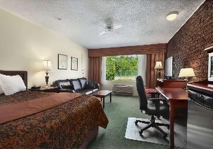 Travelodge by Wyndham Simcoe
