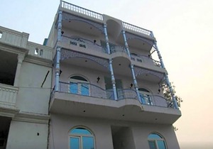 Maya Hotel & Restaurant