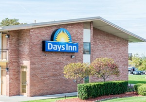 Days Inn by Wyndham Niles