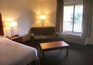 Days Inn & Suites by Wyndham Mobile
