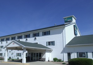 Quality Inn & Suites Eldridge Davenport North