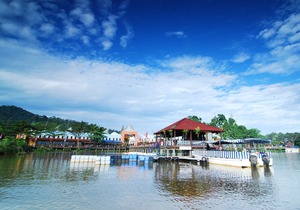 Bukit Merah Laketown Resort