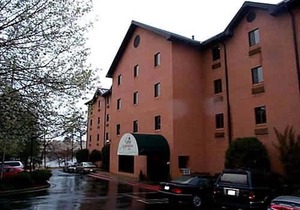 Guest Inn & Suites - Midtown Medical Center