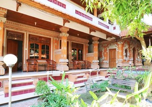 OYO 2411 Taman Mekar Beach Inn 2