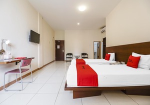 RedDoorz Plus @ Karebosi Area 2