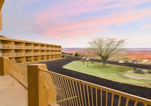 Quality Inn View of Lake Powell - Page