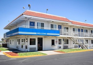 Motel 6-Fresno, CA - Blackstone South