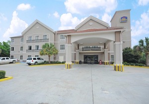 Baymont by Wyndham Clute