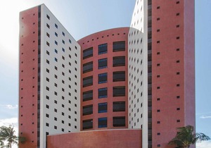 Iate Plaza Hotel