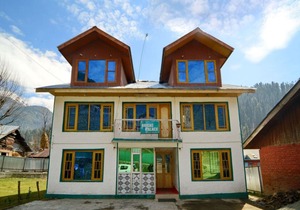 OYO 18990 Hotel Bright Palace