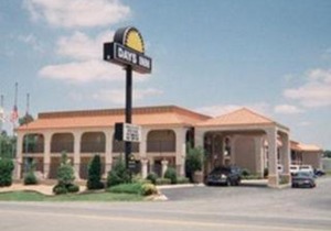 Days Inn & Suites by Wyndham Dumas