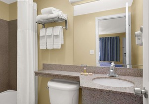 Days Inn by Wyndham Middletown