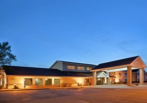 AmericInn by Wyndham West Burlington