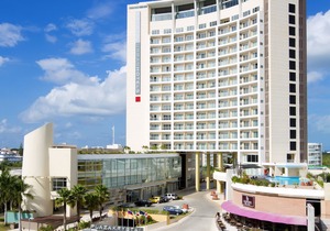 Krystal Urban Cancun Centro