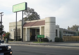 Bakersfield Inn & Suites