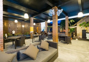 Nyuh Gading Home Stay