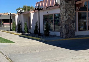 Econo Lodge Inn & Suites