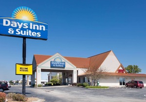 Days Inn & Suites by Wyndham Kokomo