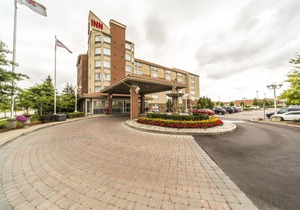 Monte Carlo Inn Vaughan Suites