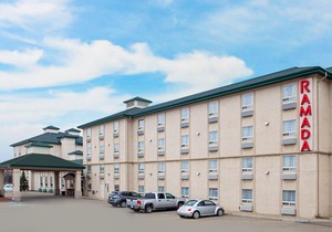 Ramada by Wyndham Red Deer Hotel & Suites