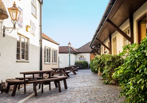 The Half Moon Inn and Country Lodge