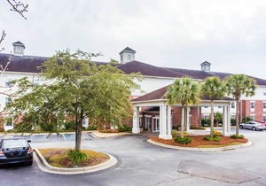 Comfort Inn & Suites Patriots Point