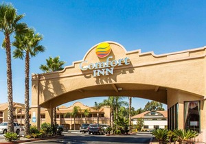 Comfort Inn & Suites Moreno Valley Near March Air Reserve Base