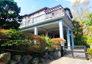 Cozy Villa with Hot Springs and Nature