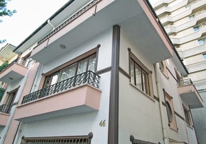 Deeps Hostel