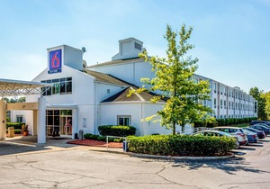 Clarion Hotel Fort Mill Near Amusement Park