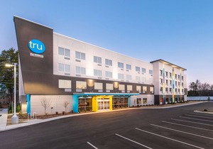 Tru by Hilton Fayetteville I-95, NC
