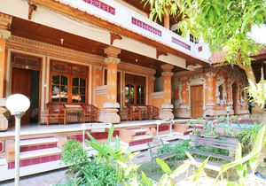 OYO 2411 Taman Mekar Beach Inn 2