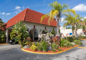 Maingate Lakeside Resort