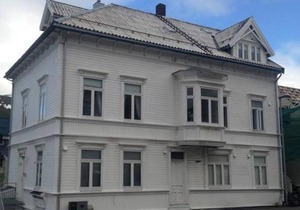 Enter Viking Hotel
