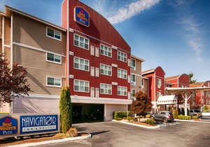 Best Western Plus Navigator Inn & Suites