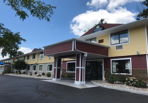 Days Inn & Suites by Wyndham Stevens Point