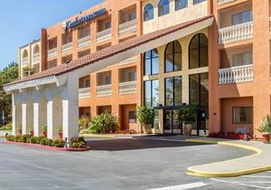 Comfort Inn & Suites Newark Fremont / Silicon Valley