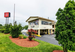 Red Carpet Inn - Stamford