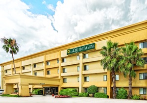 La Quinta by Wyndham Houston Baytown East