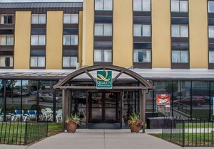 Quality Hotel & Suites at The Falls
