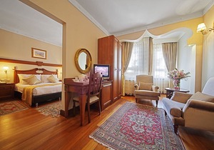 Azade Hotel