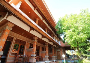 OYO 2411 Taman Mekar Beach Inn 2