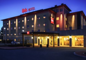 Ibis Como