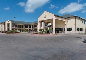 Lone Star Inn and Suites Victoria
