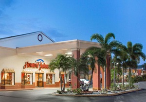Howard Johnson by Wyndham Ft. Myers FL