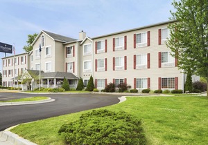 Country Inn & Suites by Radisson, Grand Rapids Airport, MI