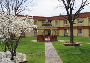 Clarion Hotel Detroit Metro Airport
