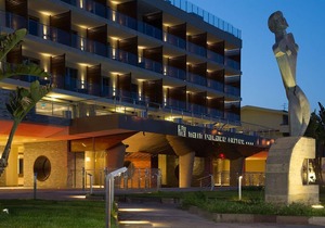 Main Palace Hotel