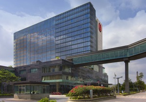 Sheraton Grand Bangalore Hotel at Brigade Gateway