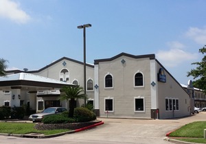 Days Inn & Suites by Wyndham Webster NASA-ClearLake-Houston
